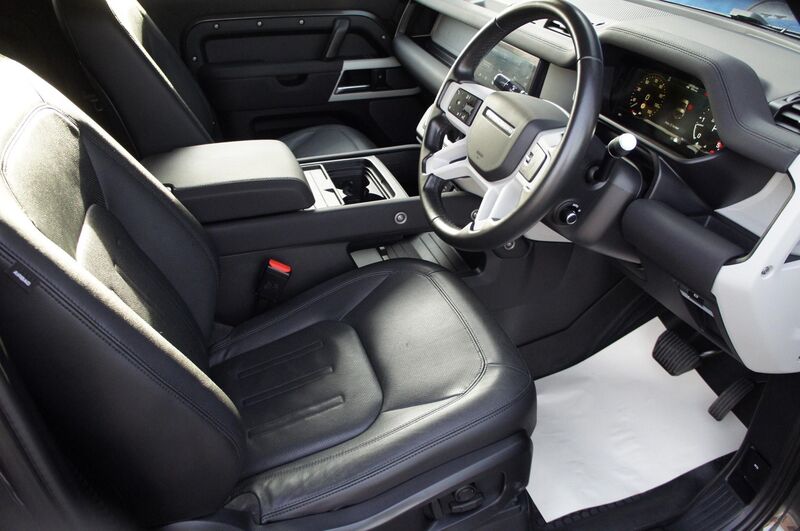 LAND ROVER DEFENDER 90