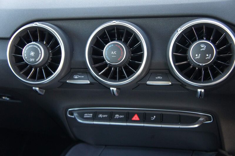 AUDI TT