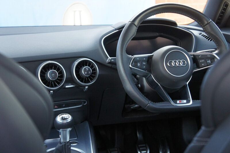 AUDI TT