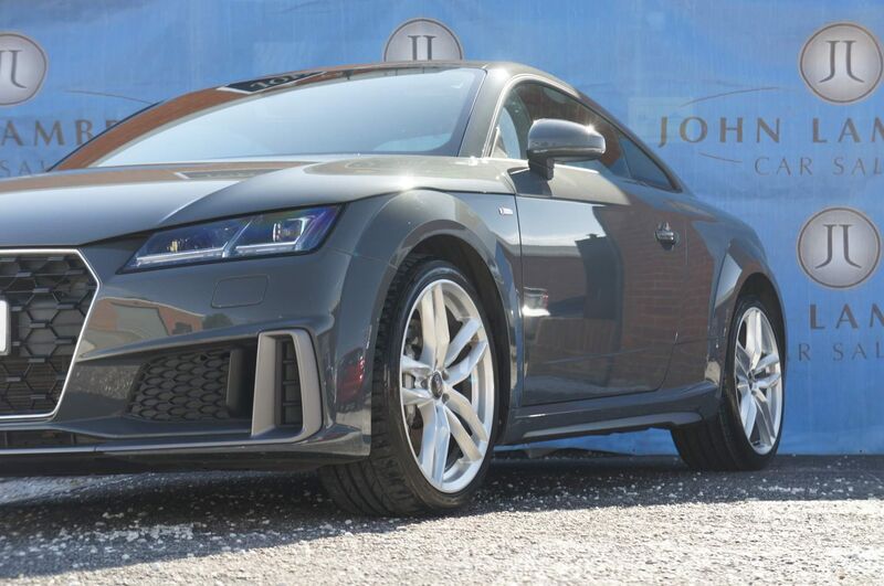 AUDI TT