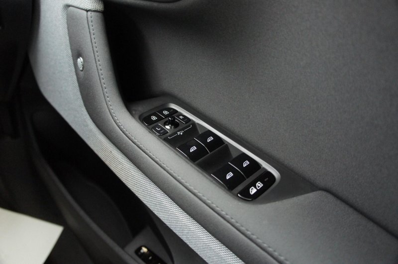 POLESTAR POLESTAR 2