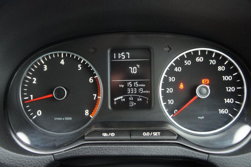 VOLKSWAGEN POLO