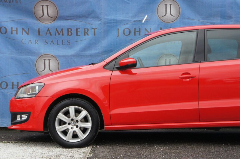 VOLKSWAGEN POLO