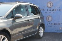 VOLKSWAGEN GOLF SV