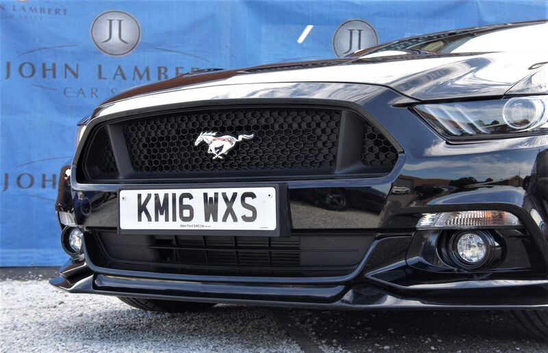 FORD MUSTANG