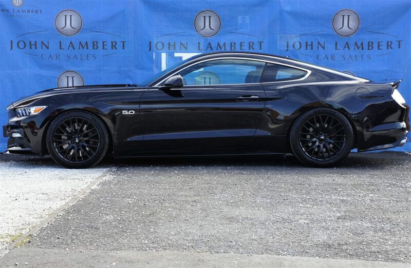 FORD MUSTANG