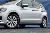 VOLKSWAGEN GOLF SV